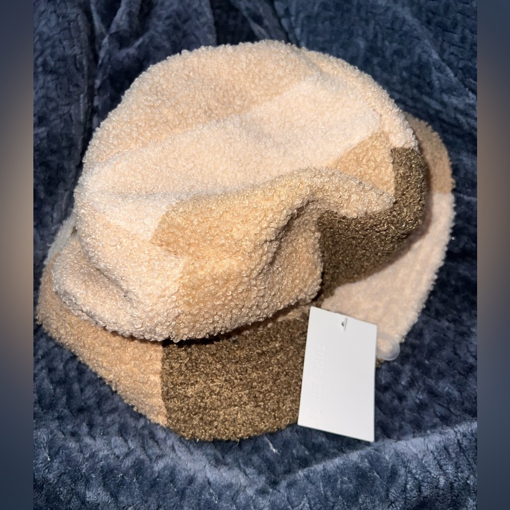 bucket hat